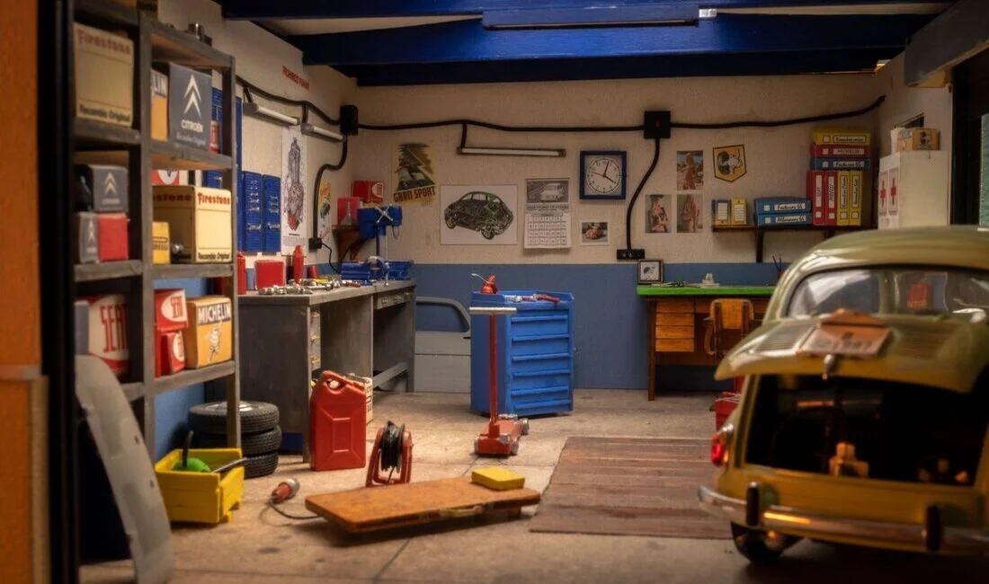 Image to clarify garage car