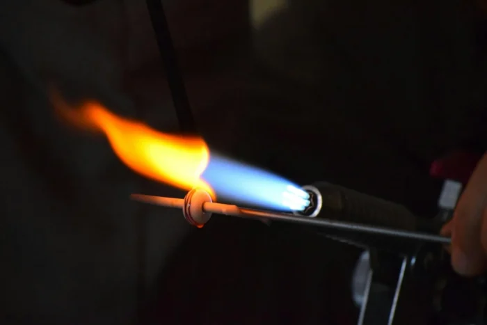 Using a firesteel correctly