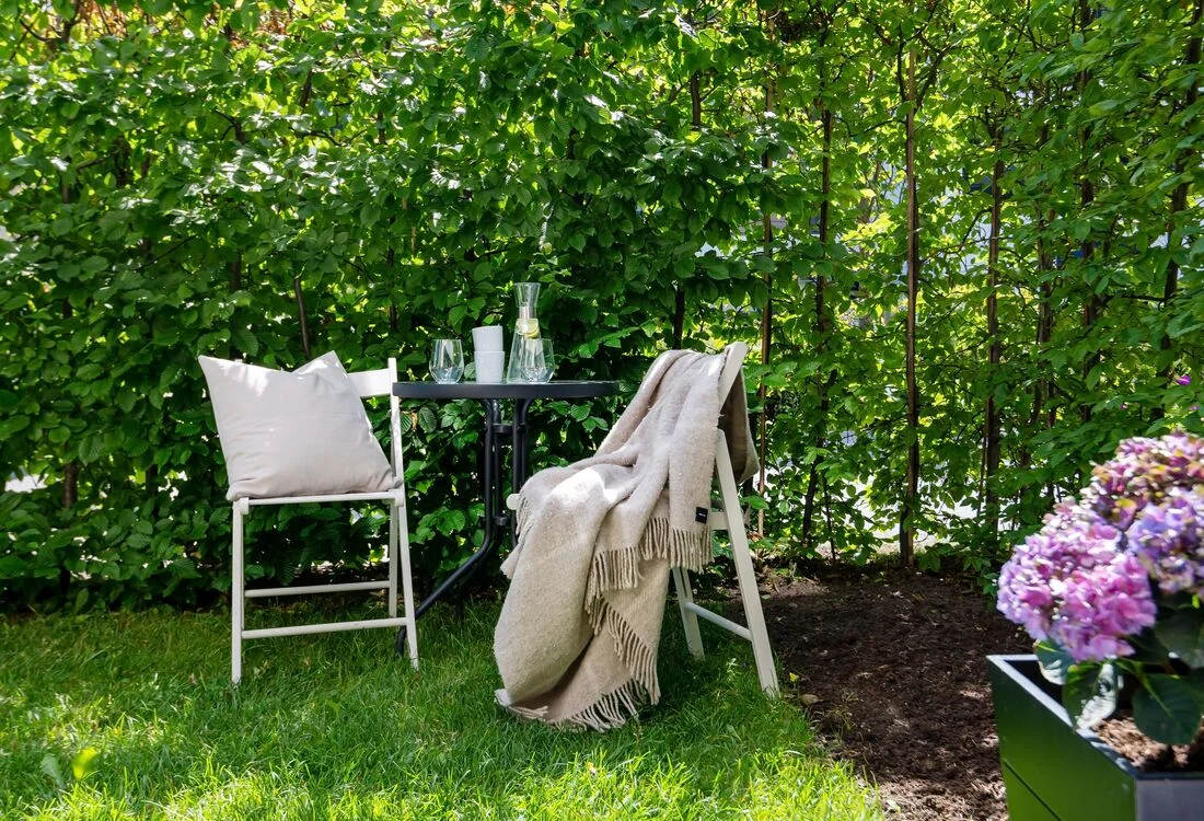 Garden privacy screen green