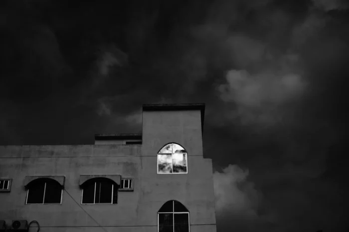 Obscuring material in times of crisis